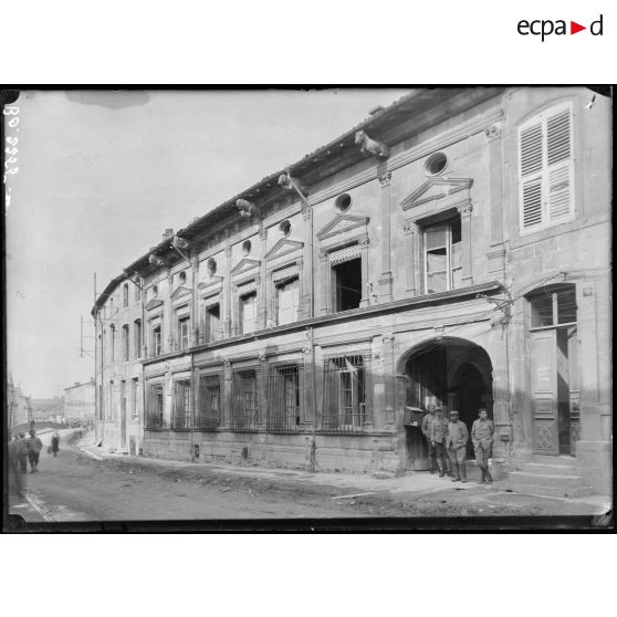 Saint-Mihiel, Meuse. La maison aux boeufs. [légende d'origine]