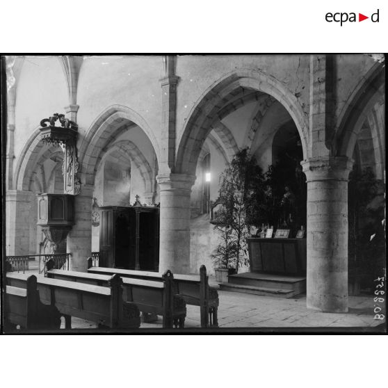 Hattonchâtel, Meuse. Intérieur de l'église. [légende d'origine]