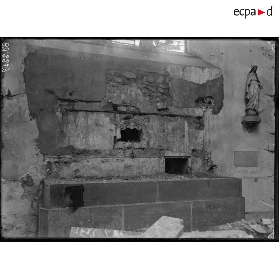 Hattonchâtel, Meuse. Emplacement du retable dans l'église. [légende d'origine]