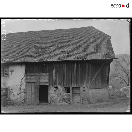 Kruth, Alsace. Hangar renfermant les orgues de Thann. [légende d'origine]