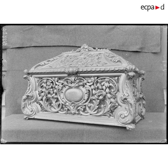 Saint-Mihiel. Reliquaire provenant de Moyenmoutier. [légende d'origine]