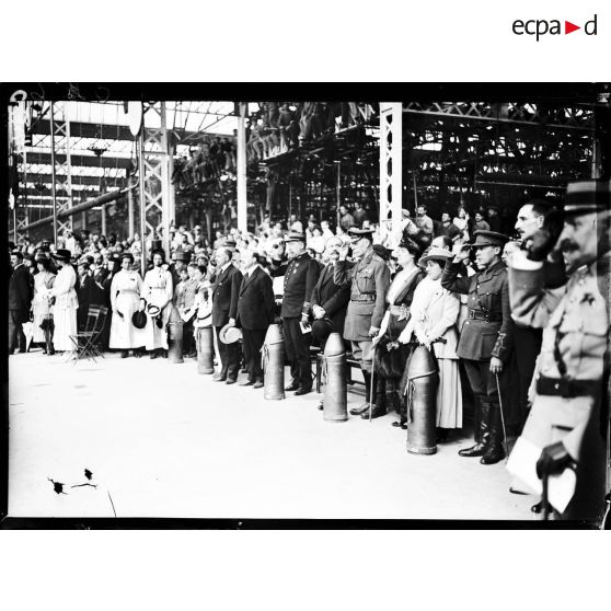 Les hymnes nationaux. [légende d'origine]