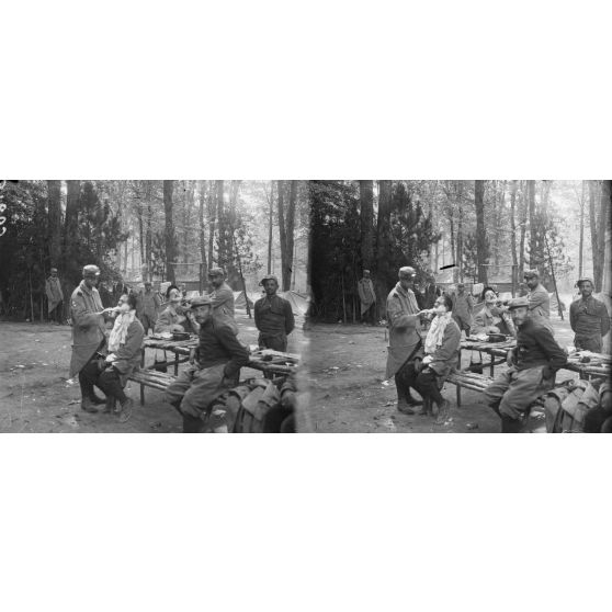 Forêt d'Argonne : salon de coiffure. [légende d'origine]