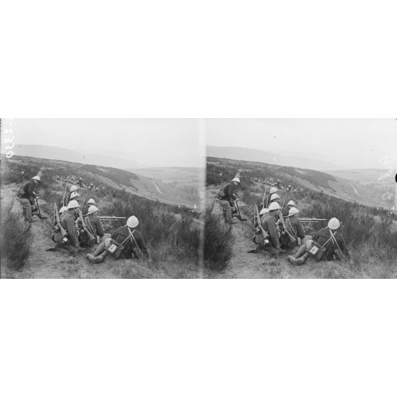 Dans les Vosges, exercices de mitrailleuses. [légende d’origine]