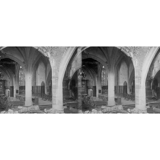 Beauzée (Meuse). Eglise, vue intérieure. [légende d’origine]