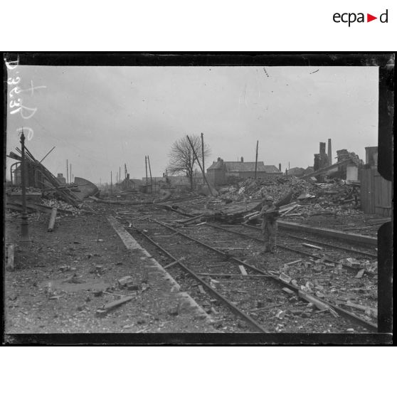 Ham (Somme), gare de Ham, la station. [légende d'origine]