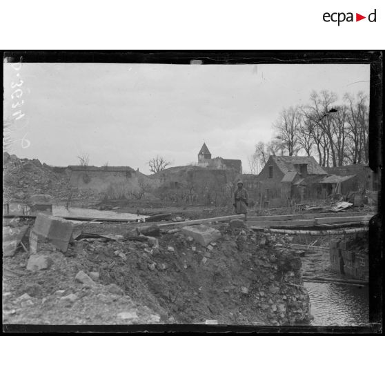 Ham (Somme), la porte de Chauny (ce qui reste). [légende d'origine]