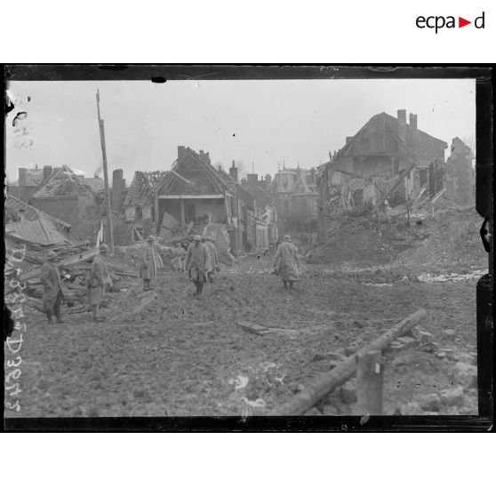 Ham (Somme), le grand entonnoir. [légende d'origine]