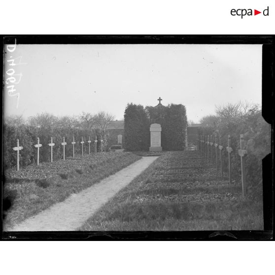 Roye (Somme), lieu de sépulture des soldats du régiment Augusta. [légende d'origine]