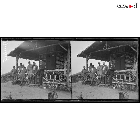 Frières-Faillouël (Aisne). La mission américaine à l'observatoire du prince Eitel-Frédéric. [légende d'origine]