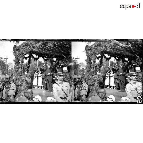 La tribune officielle de monsieur Millerand. [légende d'origine]