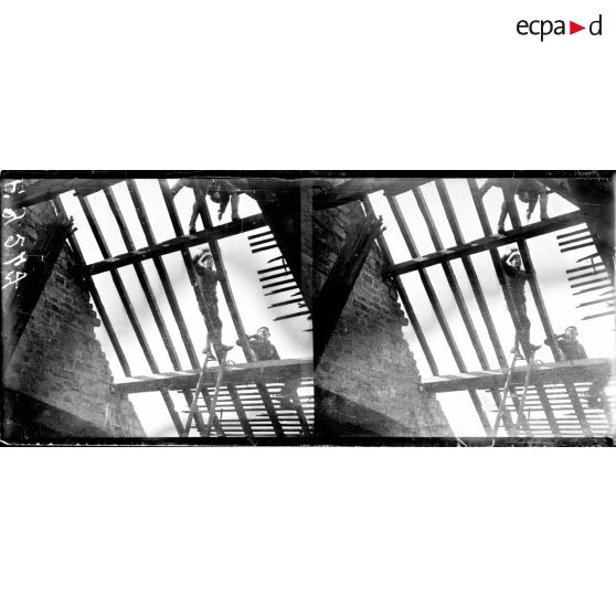 La toiture de la cathédrale de Verdun. [légende d'origine]