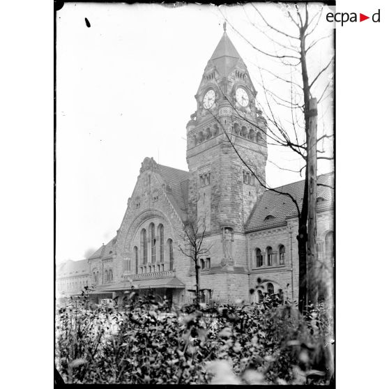 La gare de Metz. [légende d'origine]