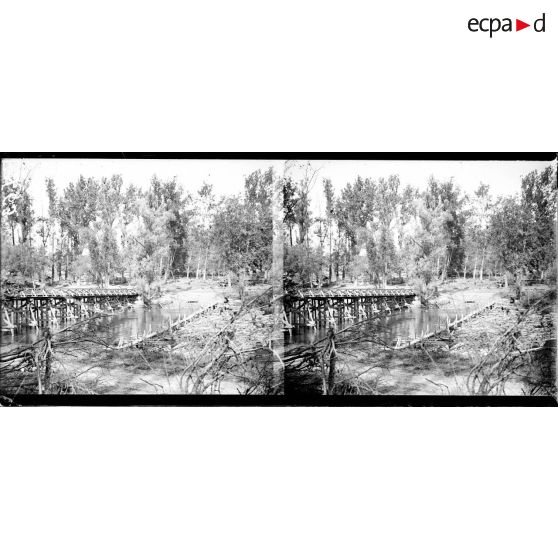 Pont établi sur l'Aisne par le Génie. [légende d'origine]