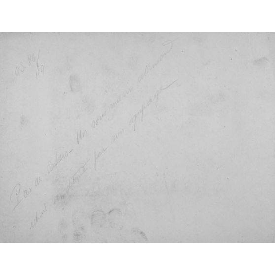 [Sous-marin échoué, mortier de 270, zeppelin, char. 1917, s.d.] Album démonté. Page 2.