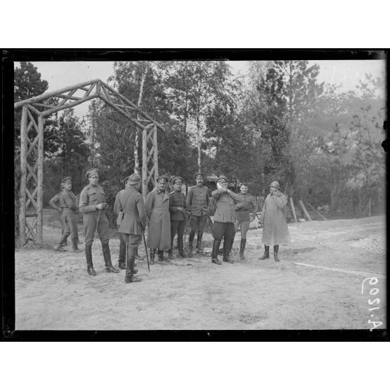 Mission de Mr Variot. Voyage à la brigade russe. Secteur d'Auberive. Entrée du PG de l'Espérance. [légende d'origine]