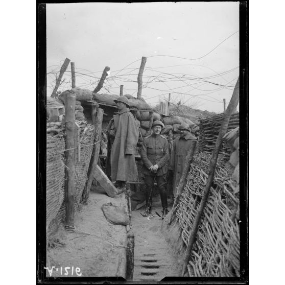 Mission de Mr Variot. Voyage à la brigade russe. Secteur d'Auberive. Un guetteur en 1ere ligne. [légende d'origine]