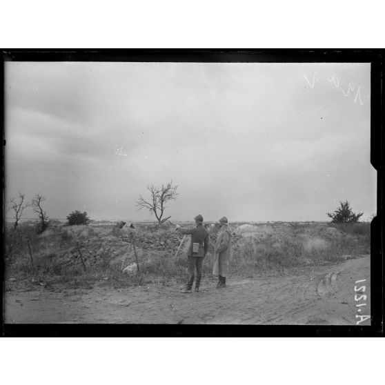 Mission de Mr Variot. Voyage à la brigade russe. Secteur d'Auberive. Croisement des routes et voie romaine. L'auberge de l'Espérance. Auberive-Mourmelon. [légende d'origine]
