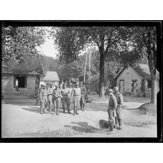 Mission de Mr Variot. Voyage à la brigade russe. Mourmelon le Grand. Marne. Un coin du cantonnement. [légende d'origine]