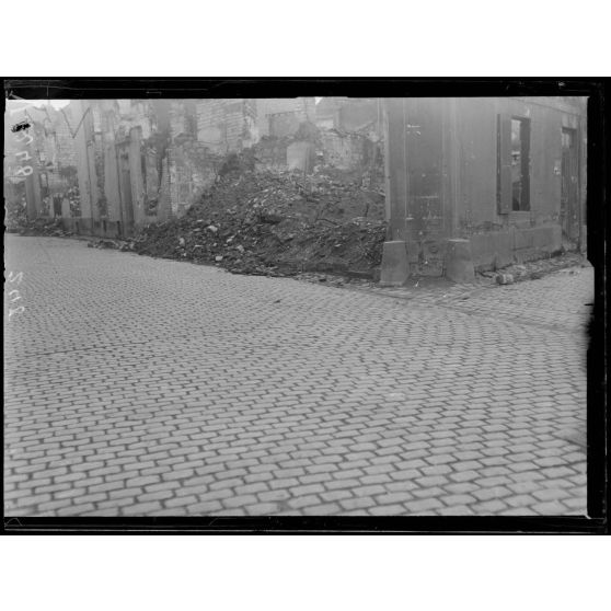 Reims, rue Montoison. [légende d'origine]