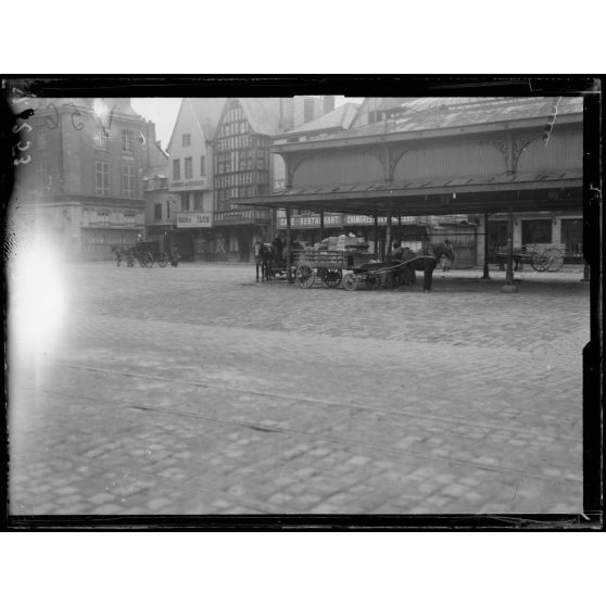 Reims, place des Marchés. [légende d'origine]