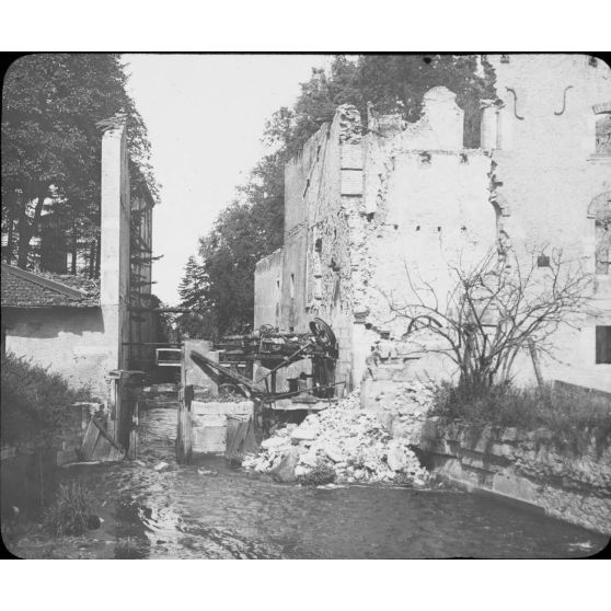 [Système hydrolique en ruines, s.d.]
