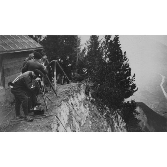 [Expérimentations de tir au sommet de Prégentil (Oisans) en présence de Jules-Louis Breton, 1918.]