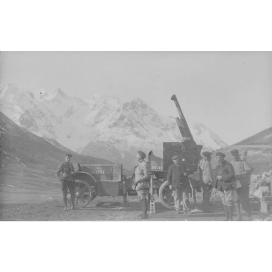 [Expérimentations de tir dans l'Oisans. Autocanon de 75 mm au Lautaret, octobre 1918.]