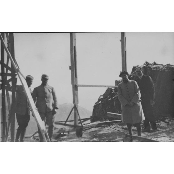 [Expérimentations de tir au sommet de Prégentil (Oisans), 1918.]