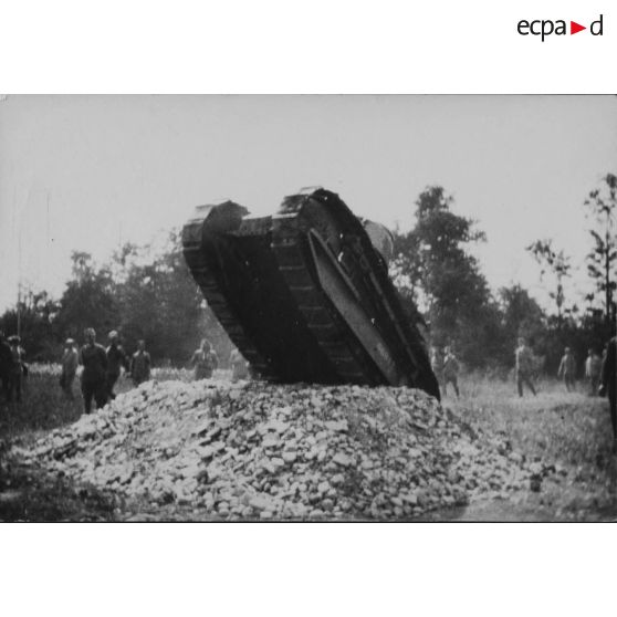 [Démonstration de char Renault FT 17, s.d.]