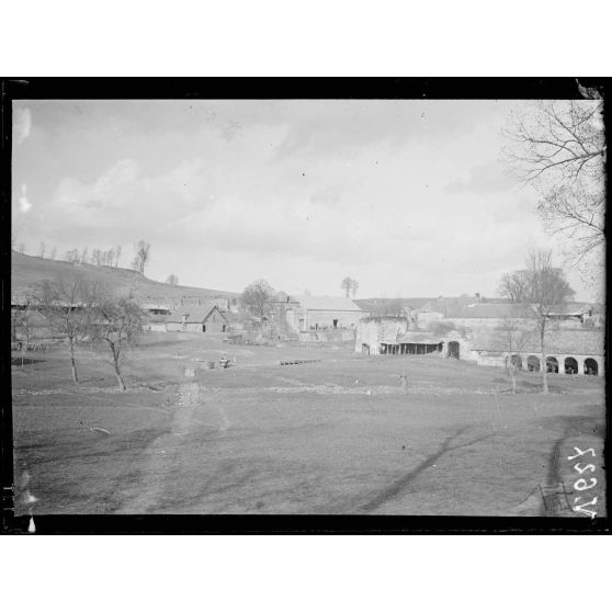 Cuissy-et-Geny, Aisne, bâtiments de la ferme de Cuissy. [légende d'origine]