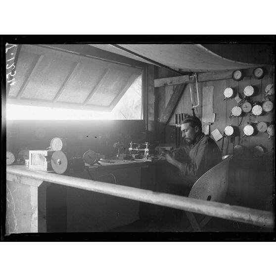 Salonique. Aviation. Atelier de réparations du matériel de bord. [légende d'origine]