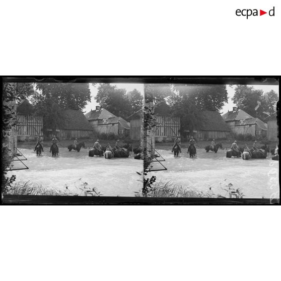 A l'abreuvoir après la revue. [légende d'origine]