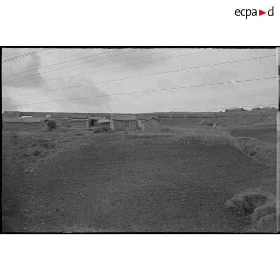 Vue d'une mechta. [légende d'origine]