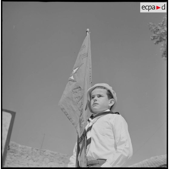 Portrait d'un jeune scout. [légende d'origine]