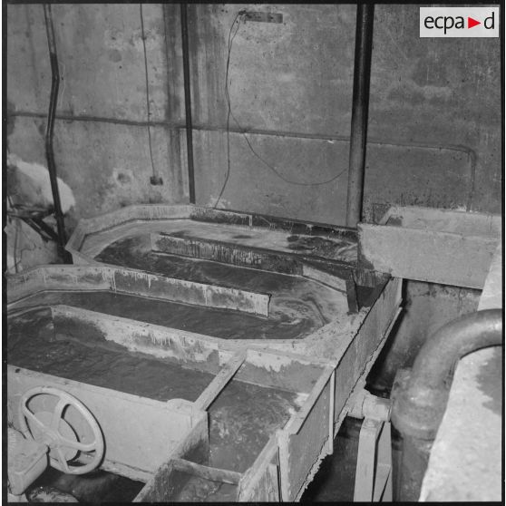 [Papeterie d'Aïn-el-Hadjar. Vue de l'acheminement de la pâte à papier diluée.]