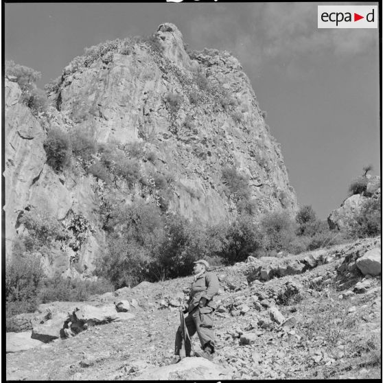 [Soldat du 8e RIM aux alentours du cantonnement du 2/8e RIM de Tissemiran-Bas.]