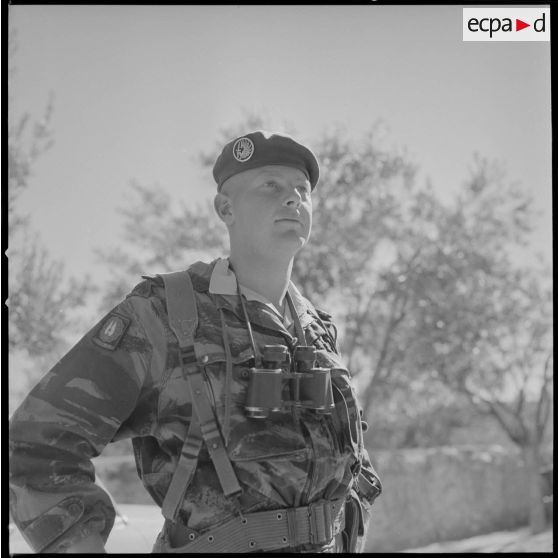 [Portrait d'un parachutiste à l'occasion d'un entraînement dans le Vieux Saïda. ]