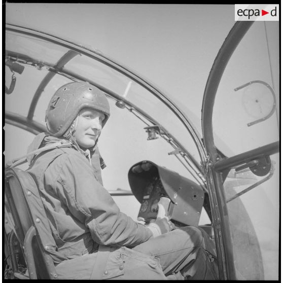 [Portrait d'un pilote d'hélicoptère Alouette.]