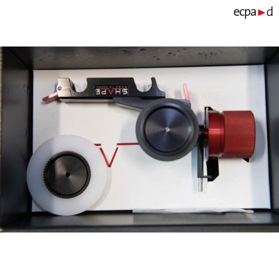 Photographie de bagues adaptatrices pour objectifs Nikon D5 pour un rapport technique spécifique en compte rendu au fournisseur Images distribution.