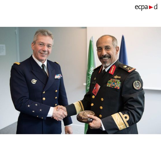 Le vice-amiral d'escadre Denis Béraud, major général de la Marine, dans le cadre de sa visite en délégation au Ministère des Armées.