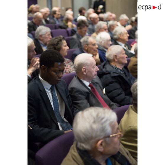 Membres de l'Alliance Navale lors d'une conférence sur la loi de programmation militaire à l'Ecole Militaire.