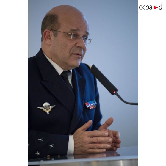 Exposé de l'amiral Christophe Prazuck, CEMM (chef d'état-major de la Marine), devant les membres de l'Alliance Navale lors d'une conférence sur la loi de programmation militaire à l'Ecole Militaire.