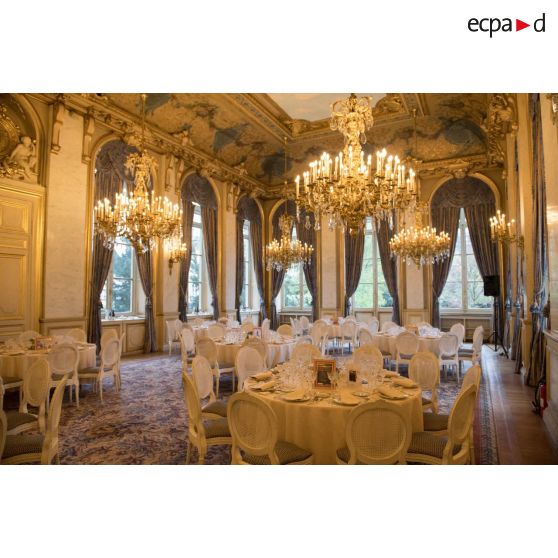 Salle d'honneur mise à disposition d'un gala caritatif au profit des orphelins de la Marine nationale au Quai d'Orsay.