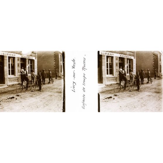 Livry-sur-Vesle. Enfants de troupe Russes. [légende d'origine]