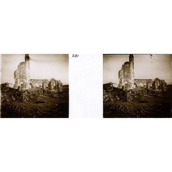 281. [Eglise en ruine.]