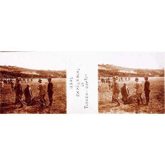 Hans. Expériences de Flamen-Werfer. [légende d'origine]