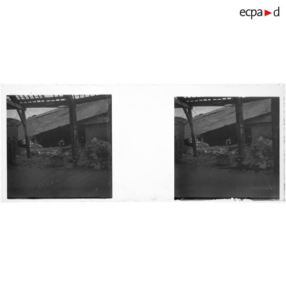 Vitry - bombardement allemand de l’usine électrique Arrighi - 26-27 août 1944. [légende d'origine]