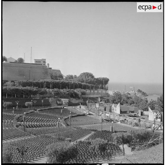 [Le théâtre de verdure d'Oran.]
