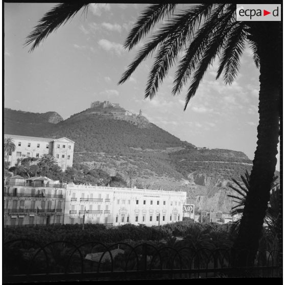 [Le massif de l'Aïdour à Oran.]